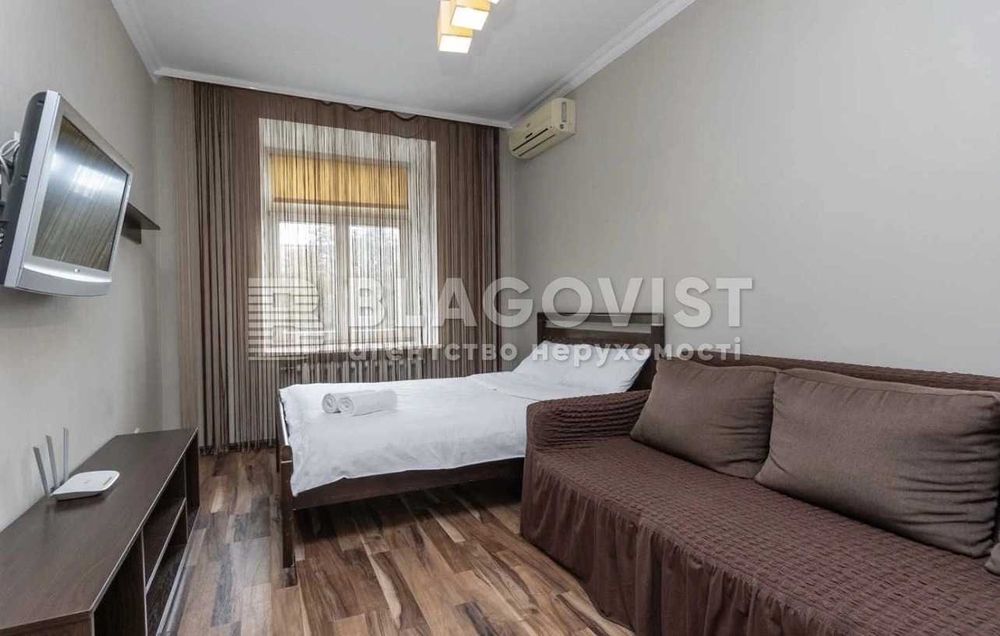 Продаж 2 к квартири Коновальця 7/9  Палац Україна ремонт!!!