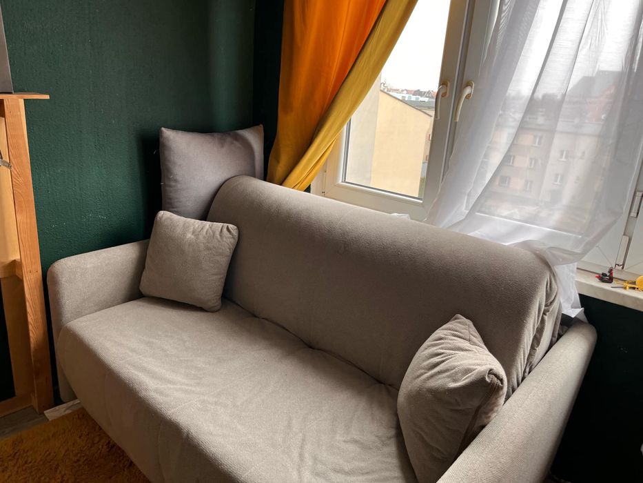 Łóżko, kanapa rozkładana.