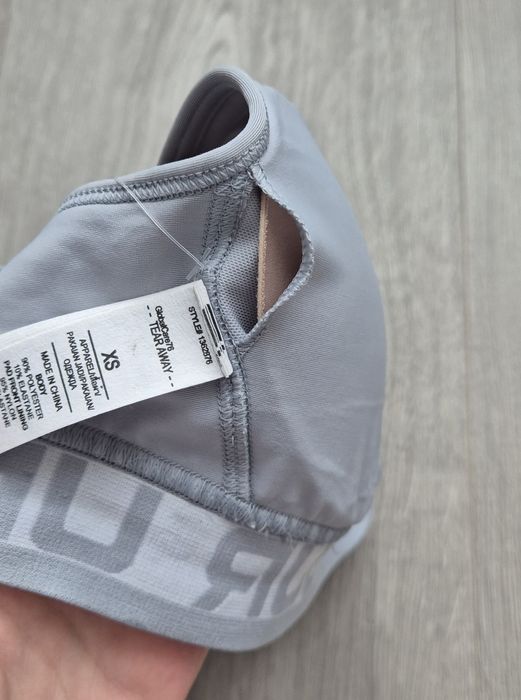 Спортивний топ Under Armour, розмір XS