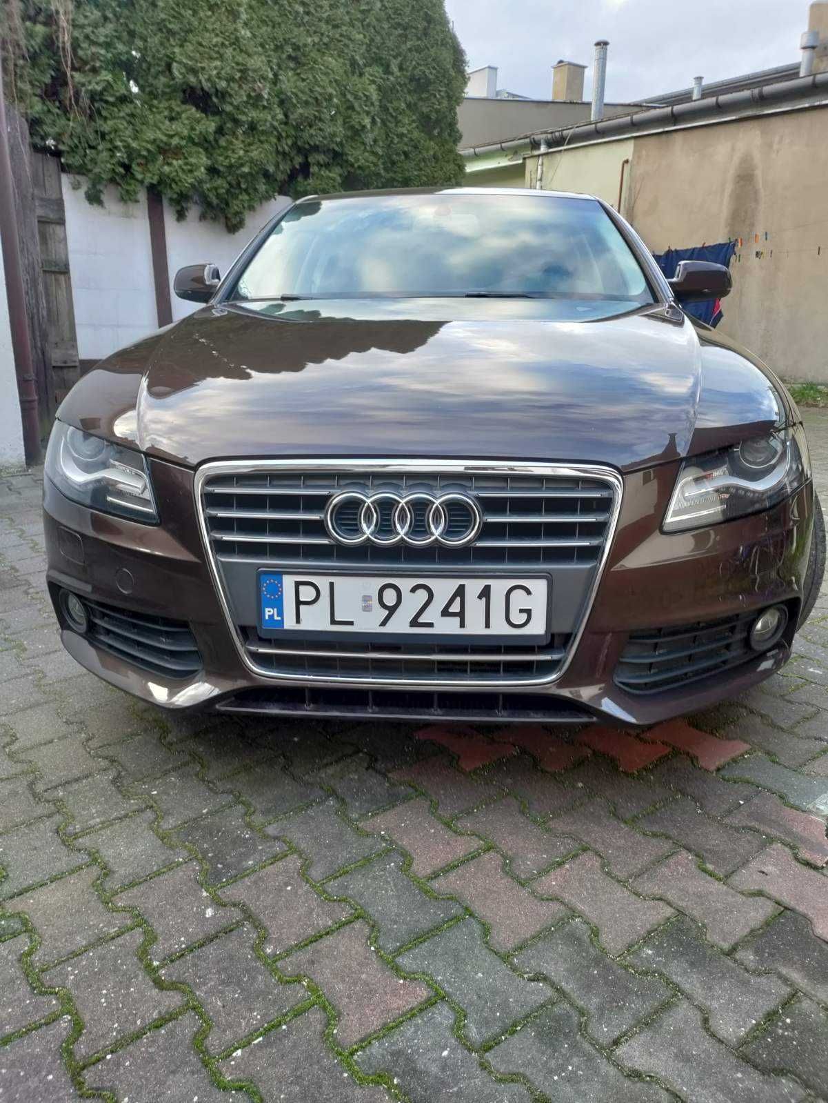 AUDI  A 4  2011 rok sedan