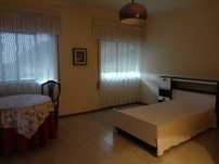 Arrenda-se quarto em apartamento