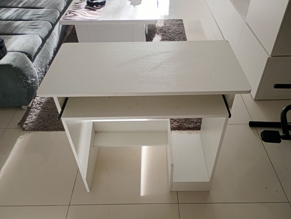 Nowe biurko z szufladą