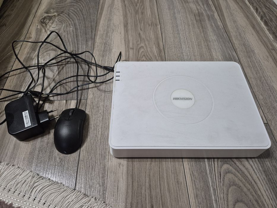 Відеореєстратор Hikvision DS-7116HGHI + жорсткий диск-F1 16-канальный