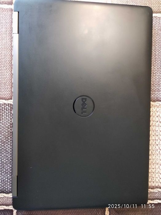 Ноутбук DELL Latitude E5570