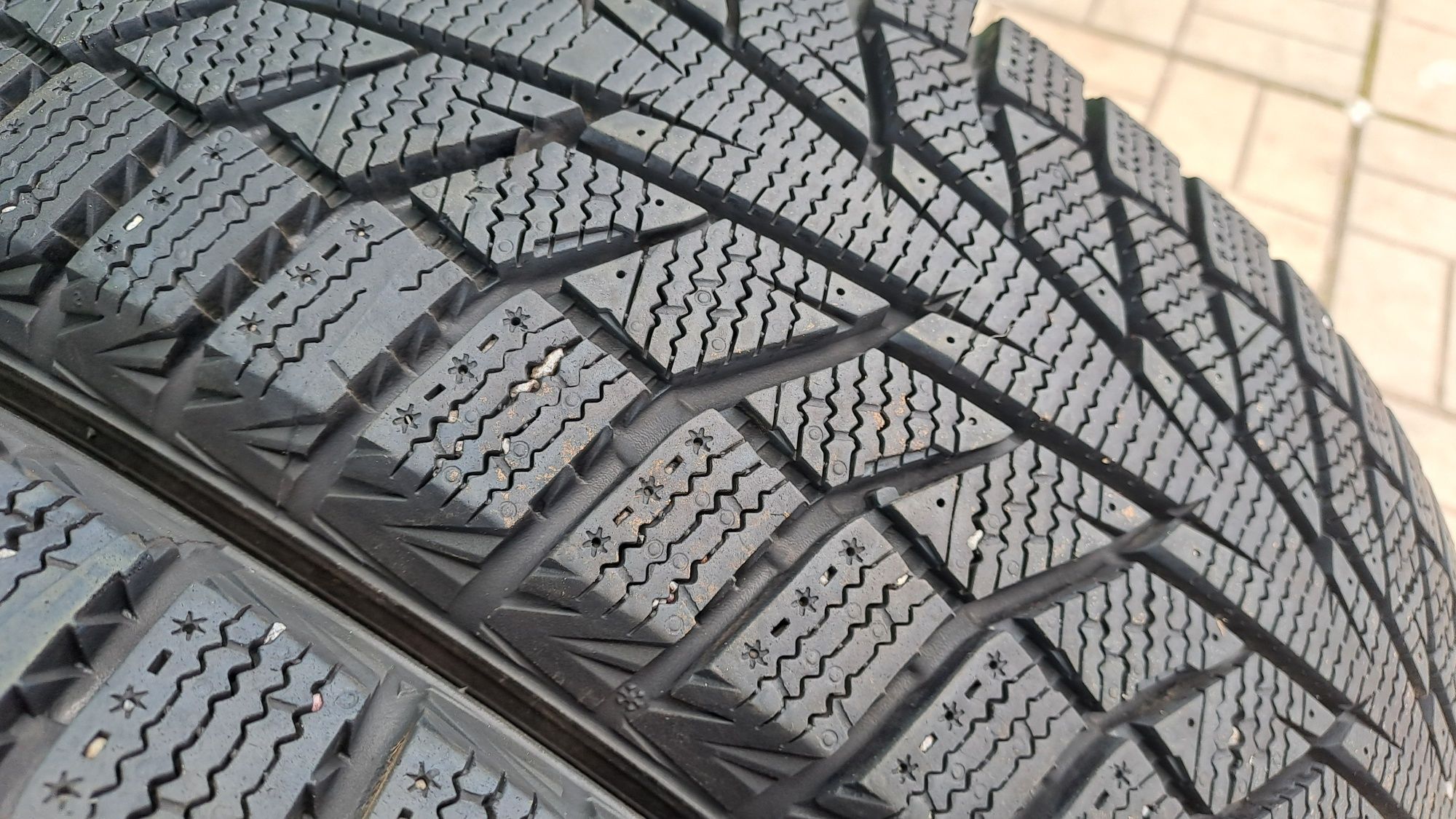 Шини зимові Hankook 185 65 r15