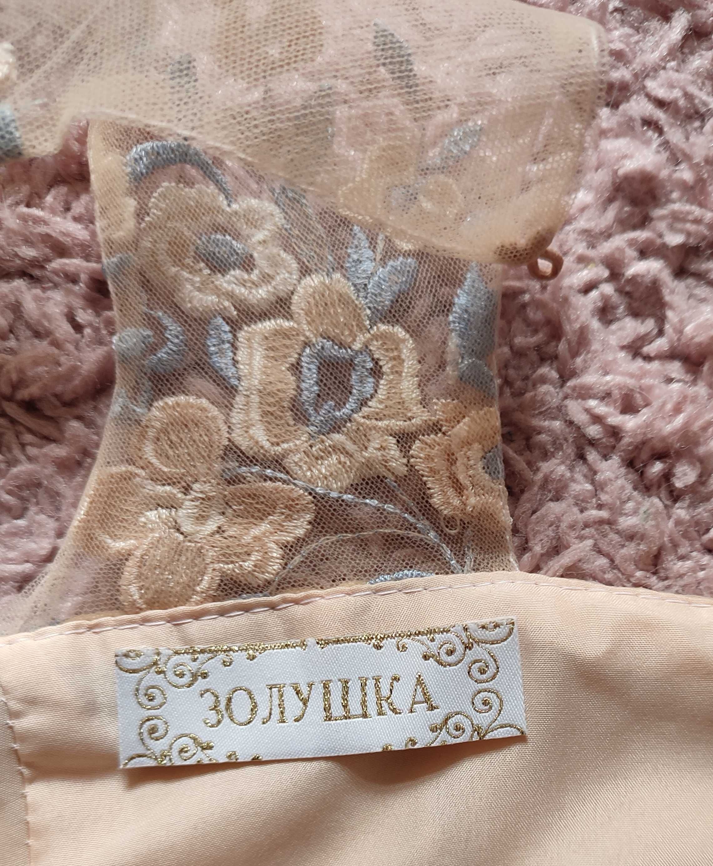 Платье на выпускной в д/с  размер 122
