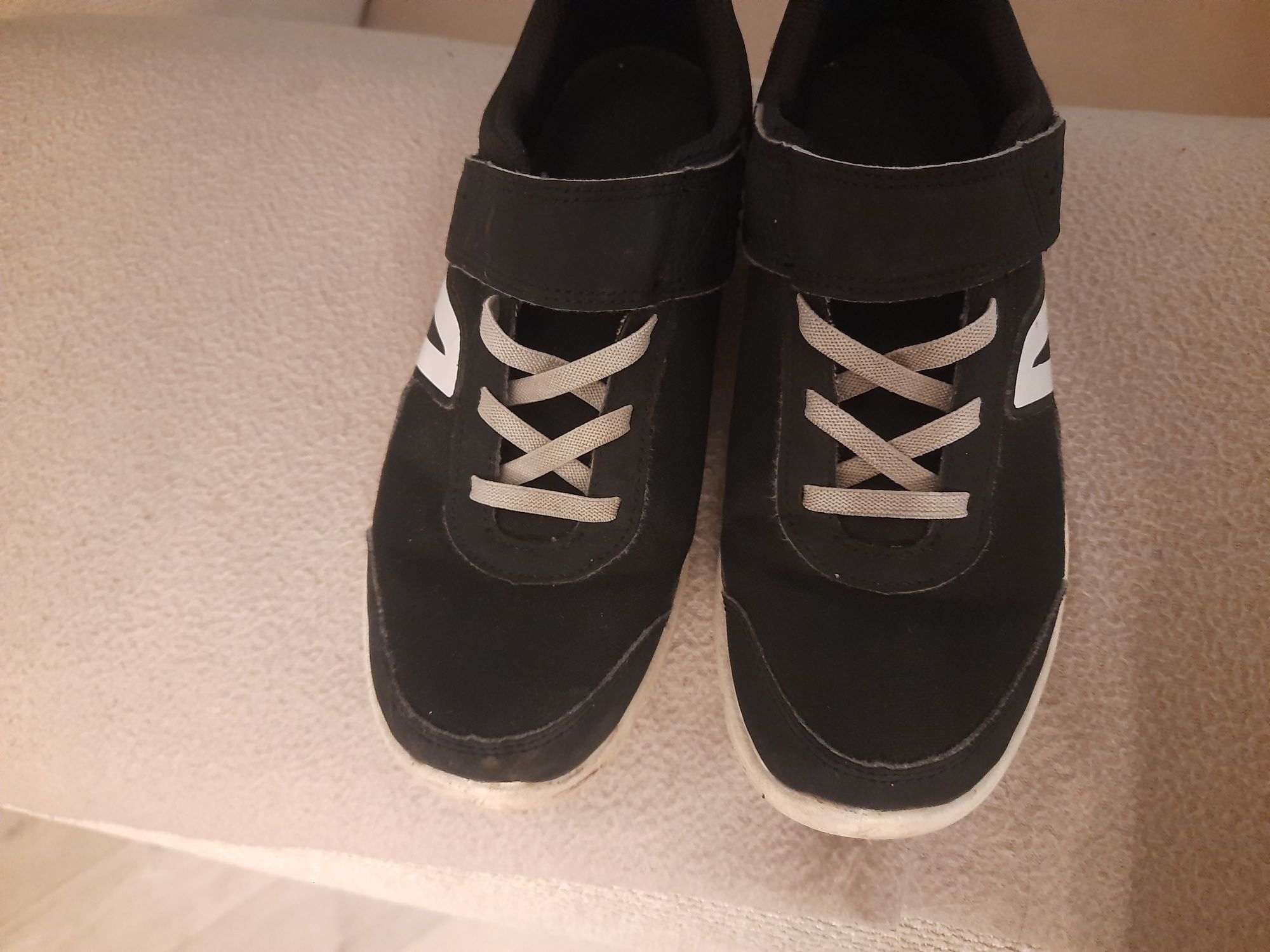 Polbuty adidasy halówki na wf decathlon 37