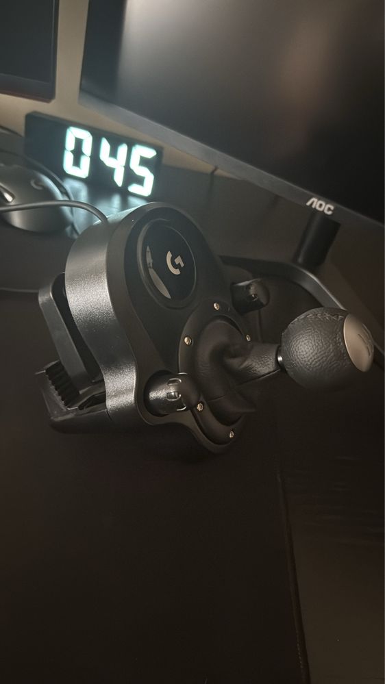 Volante G29 PC/PS4 com mudanças sem marcas de uso