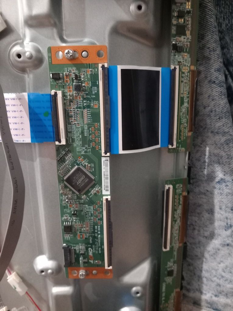 Lcd hisense com ecrâ partido