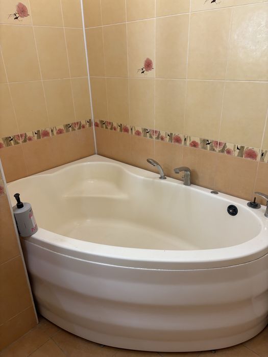 Продам ванную зі змішувачем + з ручним душем