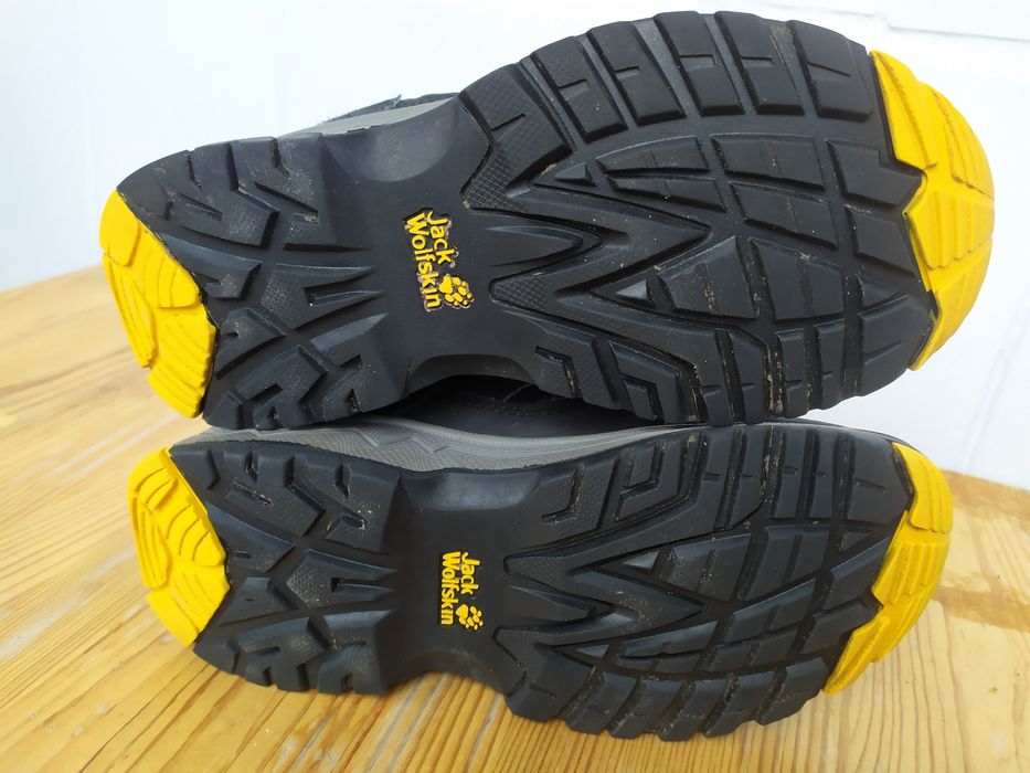 Кросівки  дитячі Jack Wolfskin 32 розмір.