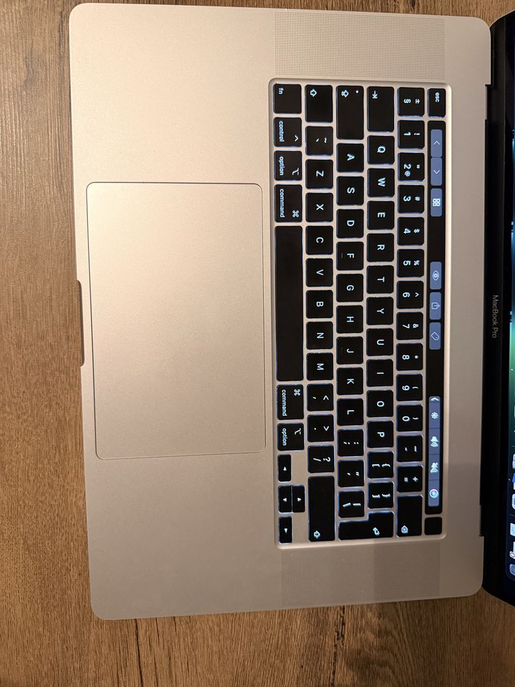 MacBook Pro 16" | Intel Core i9 | 16 GB RAM | SSD