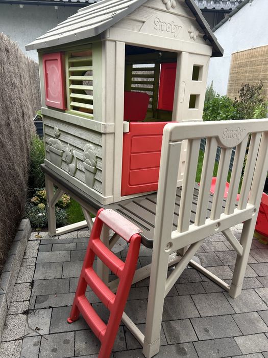 Domek ogrodowy smoby ze zjezdzalnia