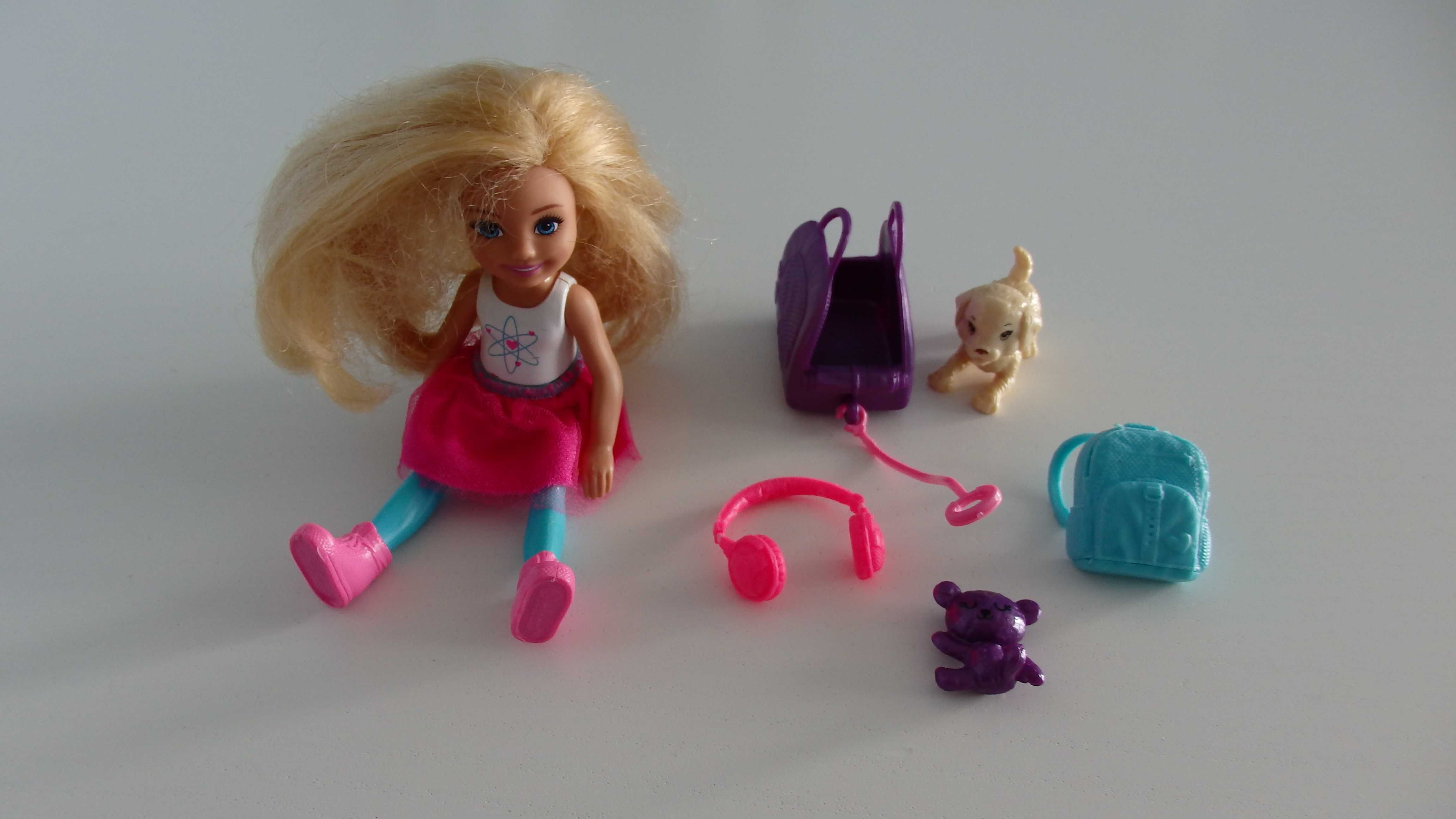 MATTEL Barbie Chelsea w podróży FWV20