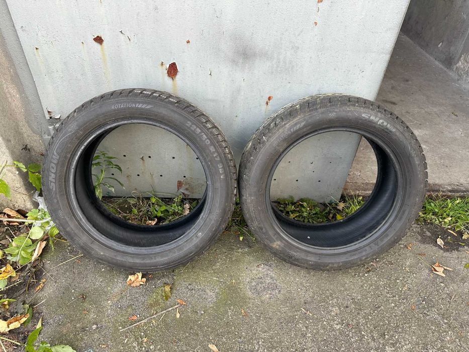 Dwie opony ZIMA Kormoran Snow stan BDB 225/55/17 DOT 5023