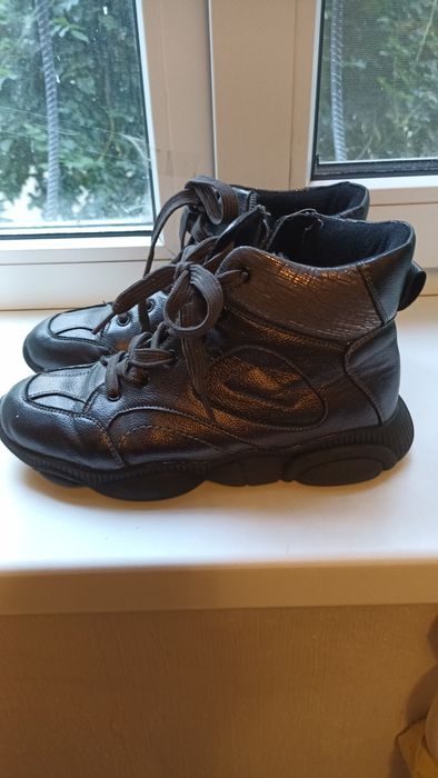 Ботинки, чоботи, боти