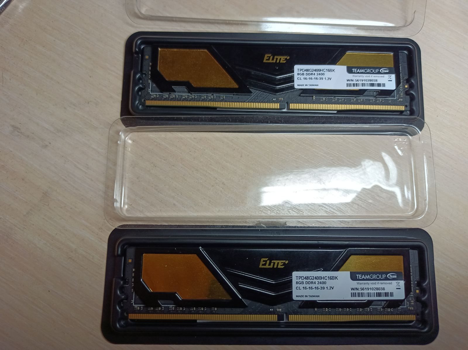 Озу DDR4 Team Group Elite Plus 16 Gb (2x8Gb) 2400 MHz TPD48G2400HC16BK