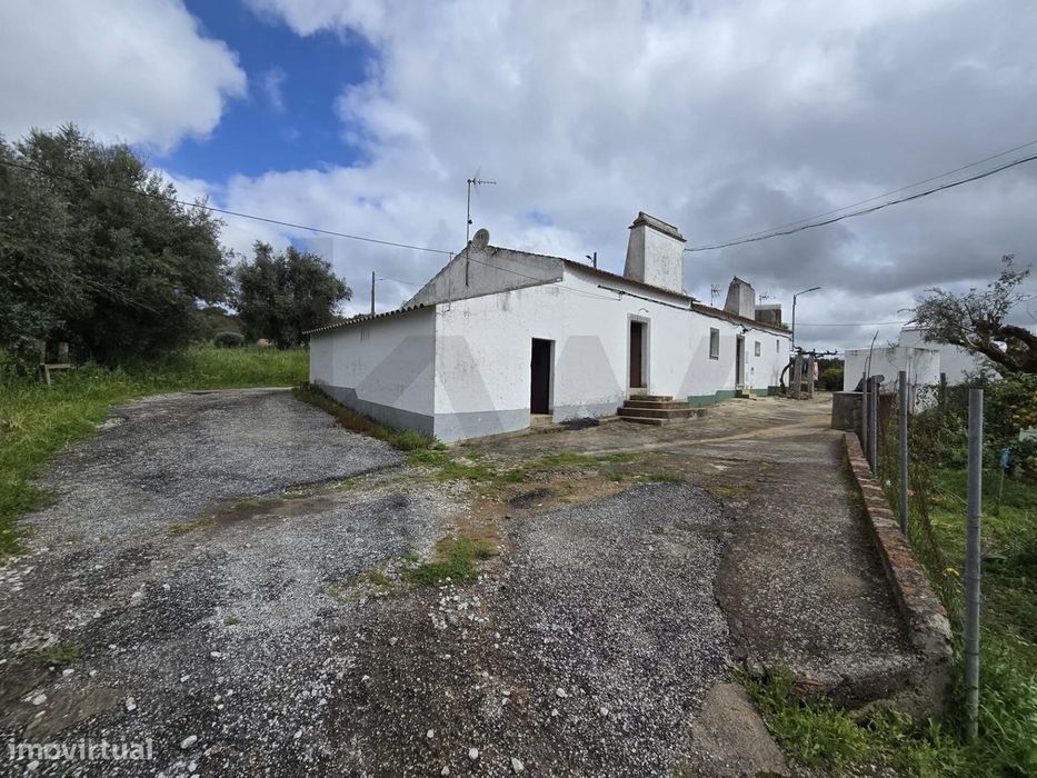 Moradia Terrea com terreno rústico de 4500 m2 em Nossa Senhora da Boa