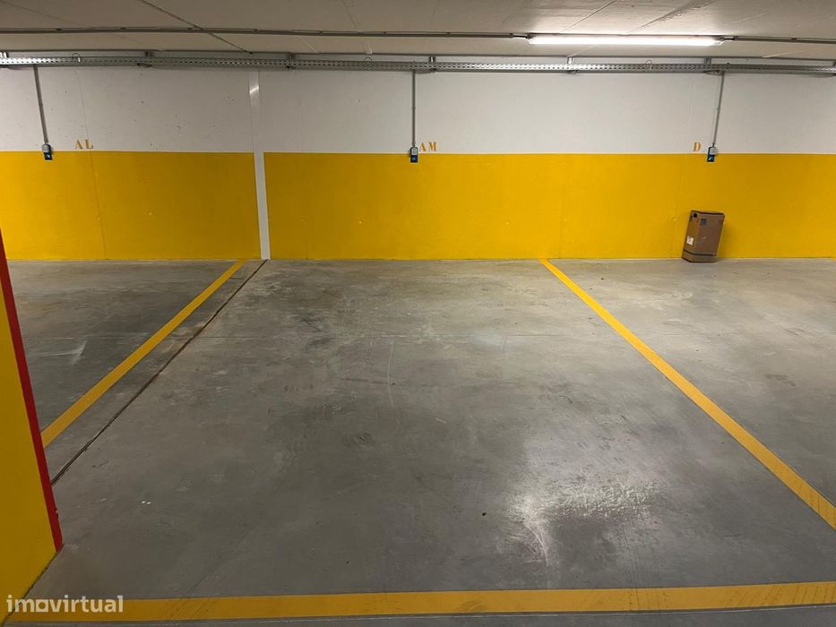 Vendo Lugar de Garagem Madalena