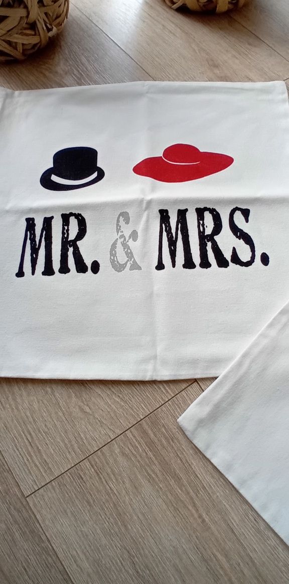 Poszewka na poduszkę Mr & Mrs  - kpl 2 szy