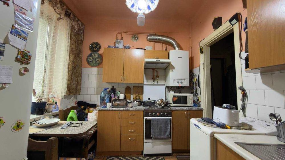 Продаж 2-кім квартири по вул. Б. Хмельницького. (церква Св. Онуфрія.)