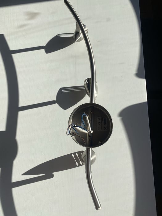 Candeeiro de Teto 3 Focos – Funciona Bem