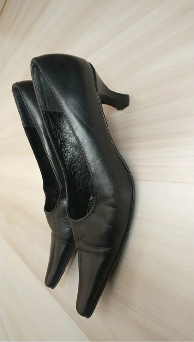 Czarne Buty na obcasie