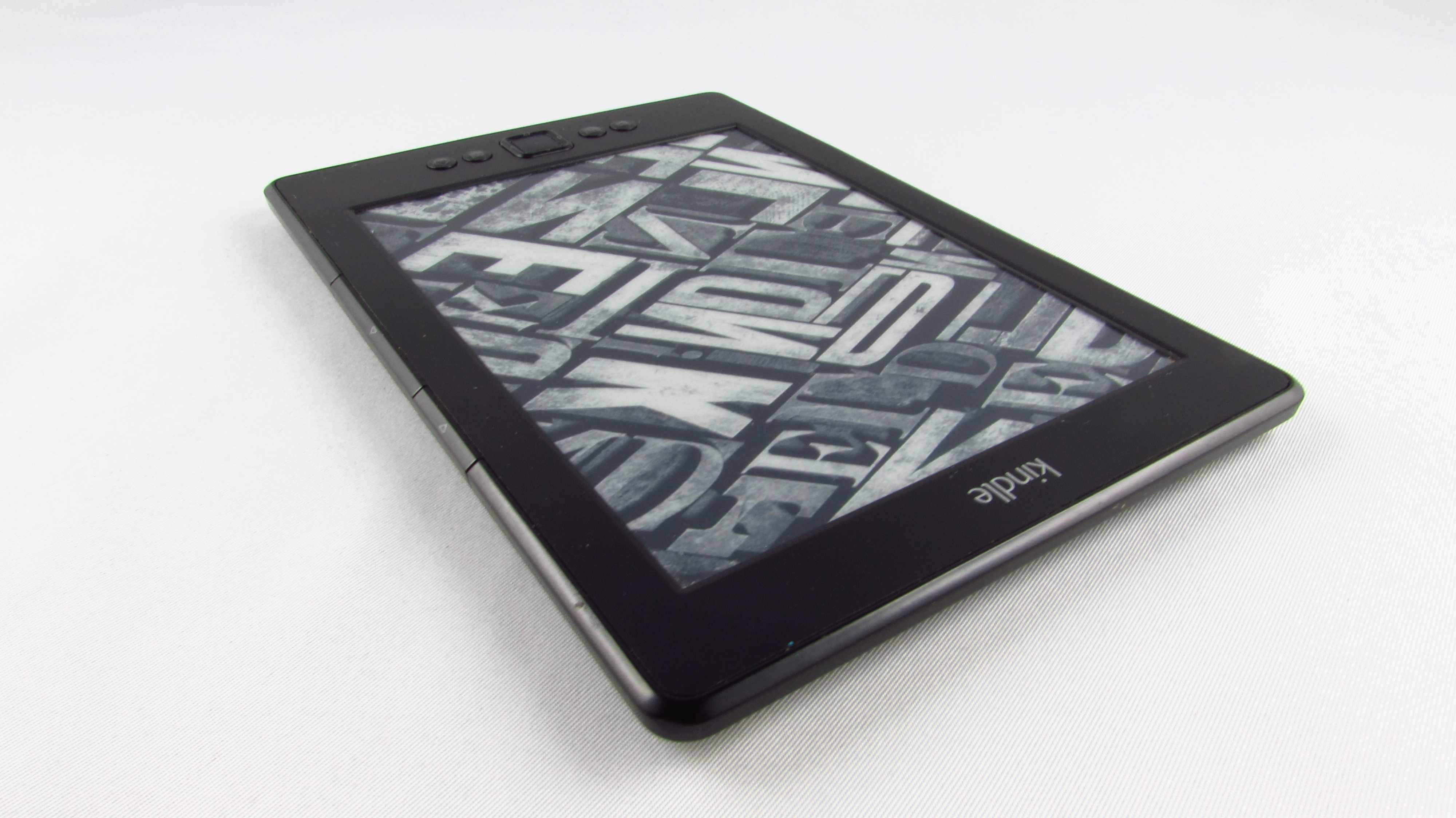 AMAZON Kindle 4th Generation D01100 Ebook Czytnik Czarny Etui Niebiesk