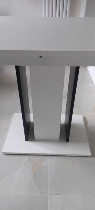 Stół do kuchni, jadalni z możliwością rozłożenia