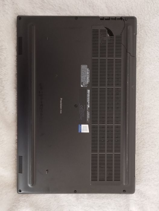 Dell Precision 7530 UHD i7-8850H/16gb DDR4/SSD 256gb/NVidia P2000