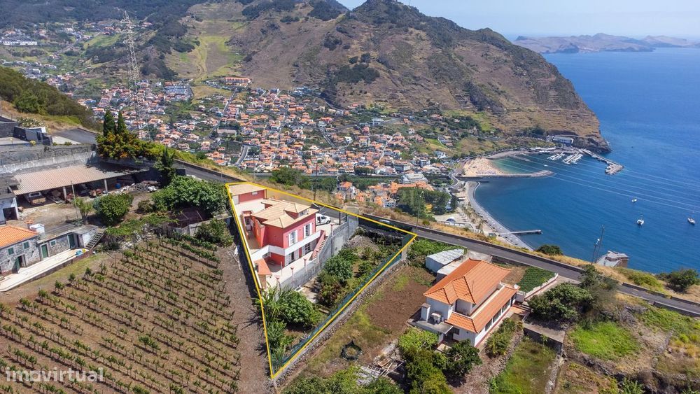 Moradia T2 + 2 com Vista Mar e Excelente Localização – Água de Pena, M