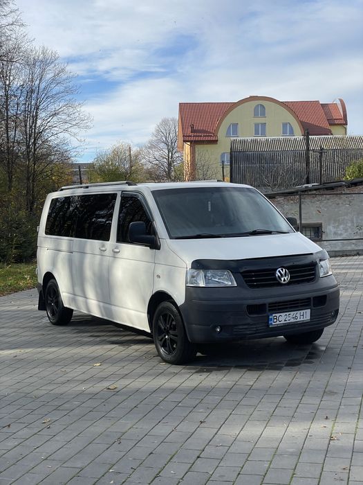 Терміново продам гарний Т5 2008року 2,5