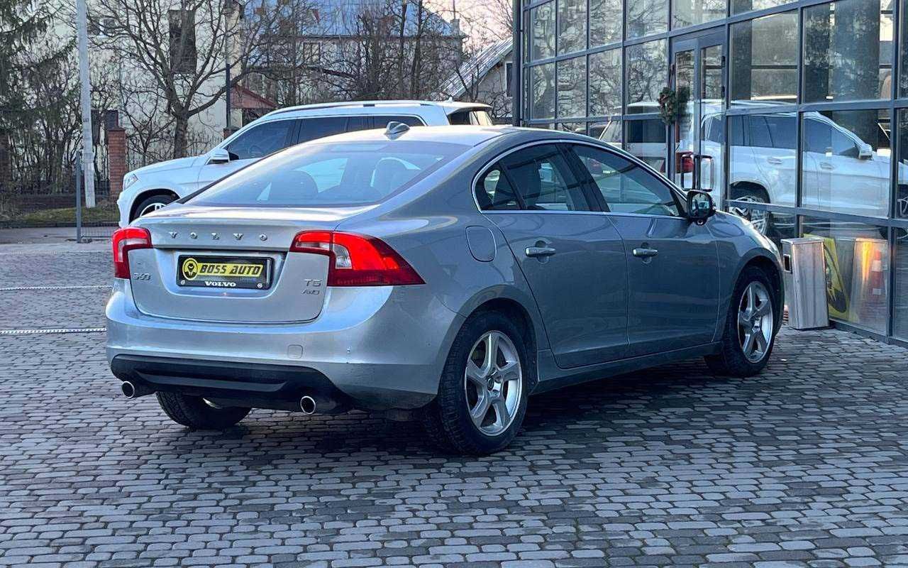 Volvo S60 2013 року