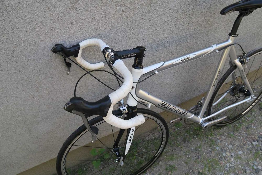 Rower szosowy Bulls  Shimano 105 SUPER STAN