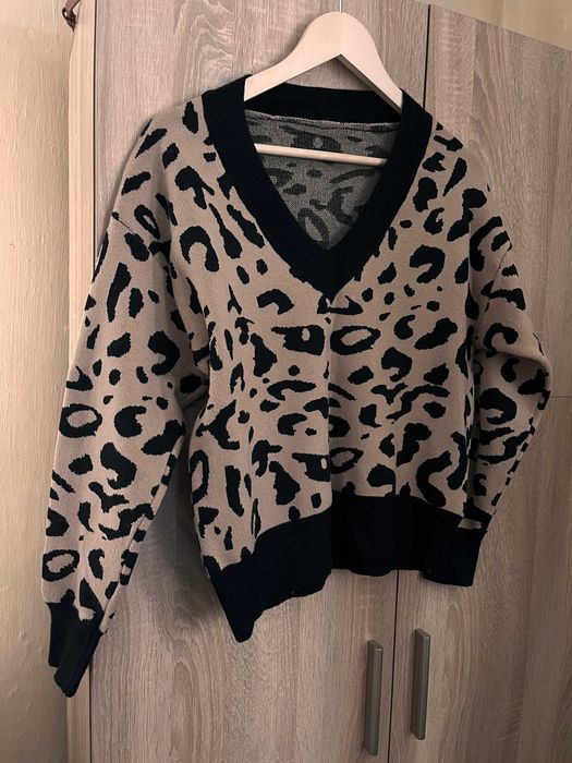 Трикотажний жіночий светр