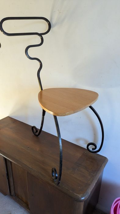 Krzesło , metaloplastyka drewno