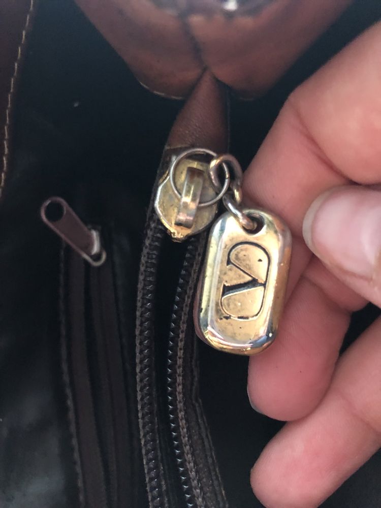 Brązowa torebka made in italy „V”