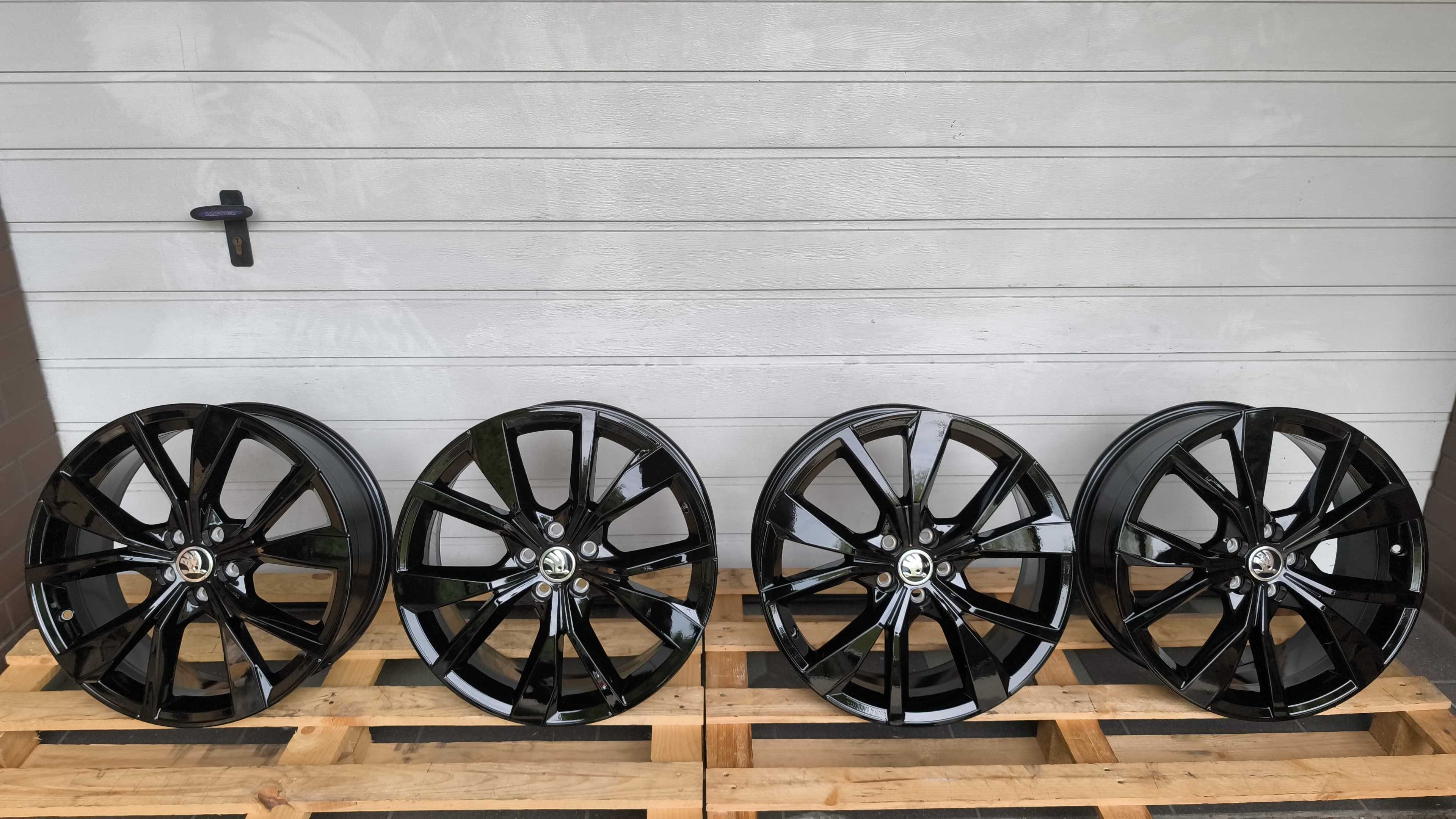 Felgi aluminiowe Skoda Kamiq Scala 18" 5x100 Et 39 NOWE (B606)