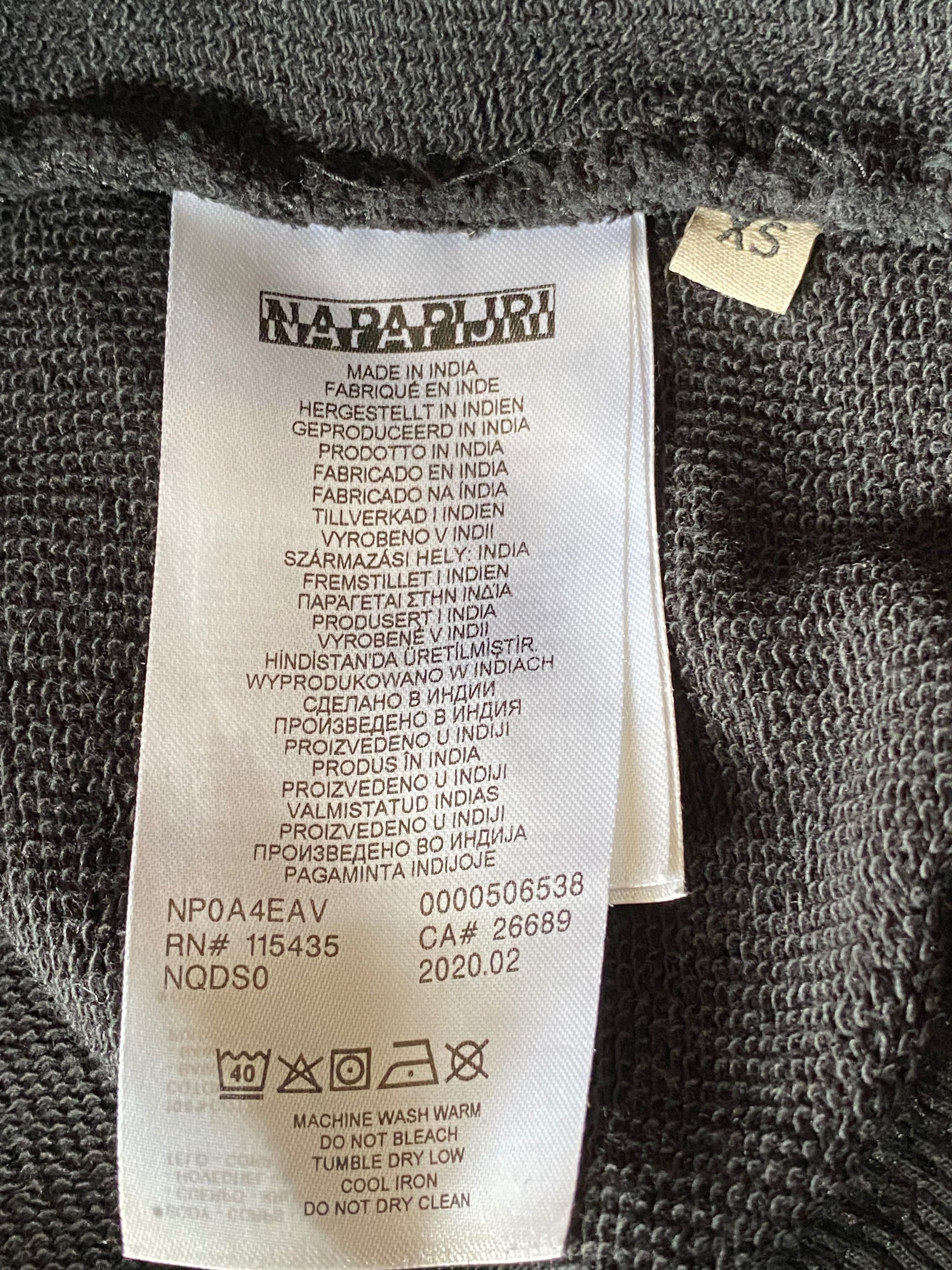Reebok świetna czapka z daszkiem  oraz bluza  Napapijri