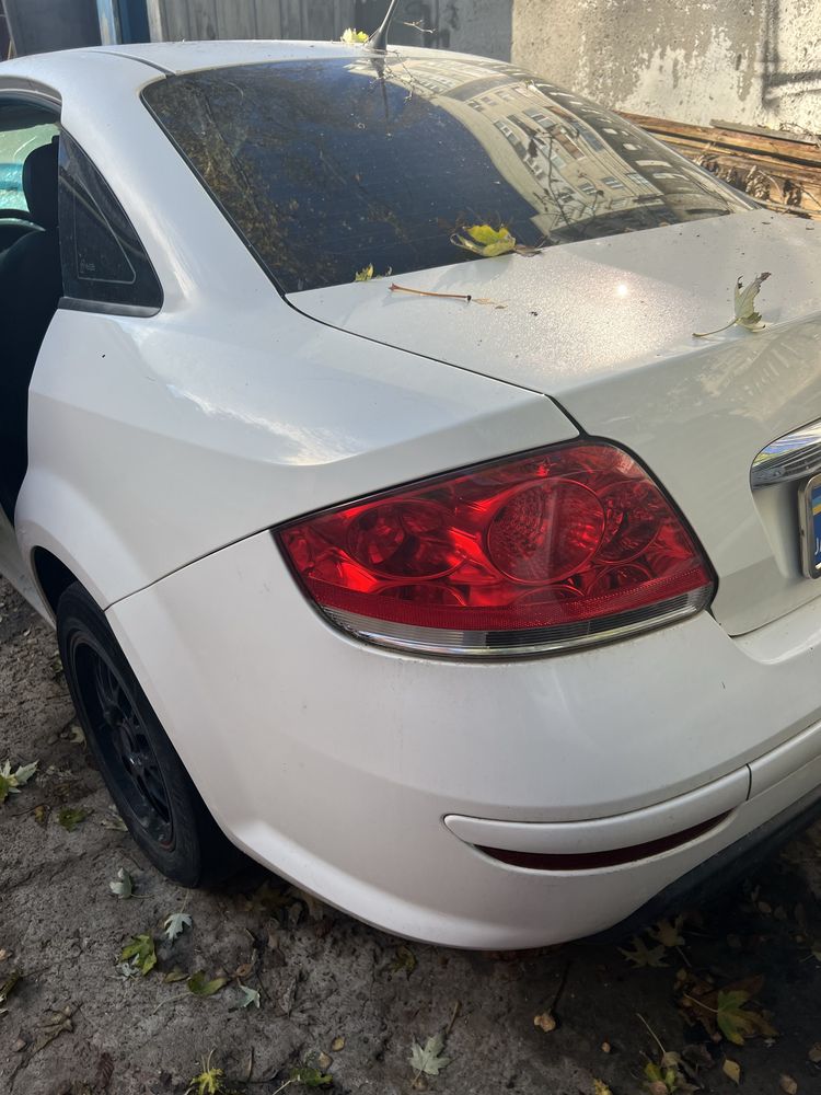 Продам авто Fiat linea