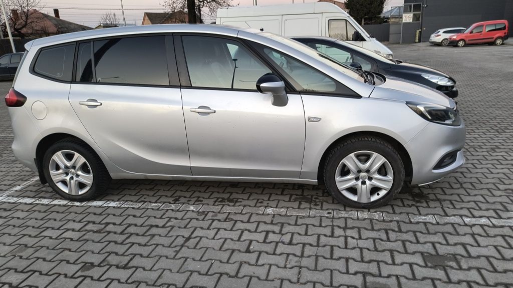 Opel Zafira C 2016 рік 2.0 дизель.автомат