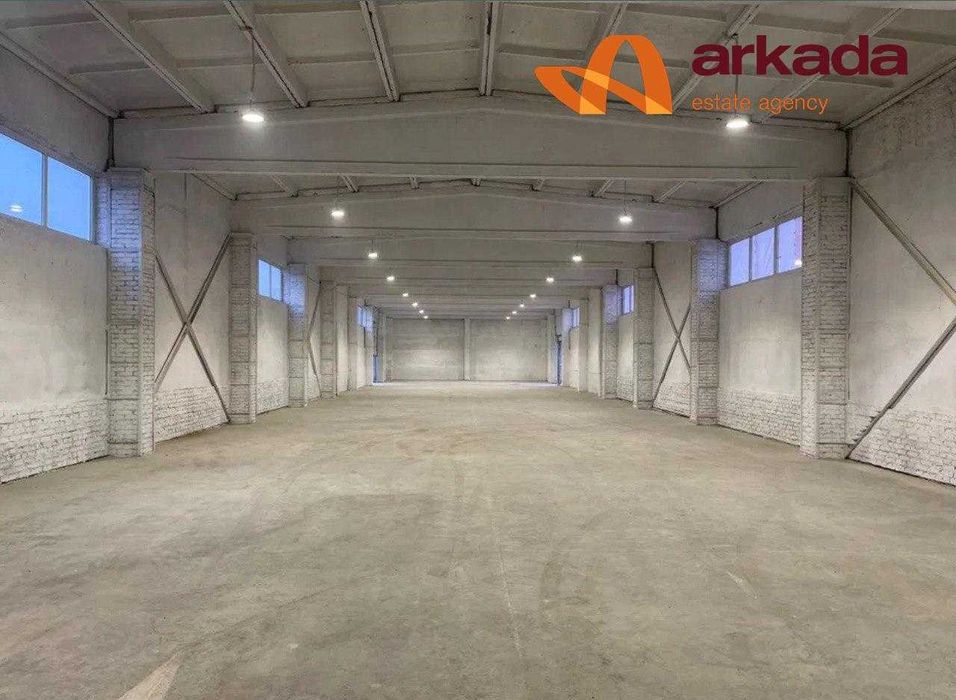 Продається велике складське приміщення з усіма зручностями