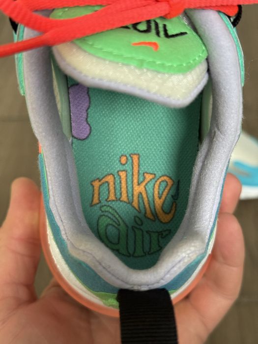 Кроссовки  Nike Air Max 270 React AT6174-300