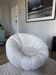 Fotel chmurka bubble matefial boucle obkrecany westwing