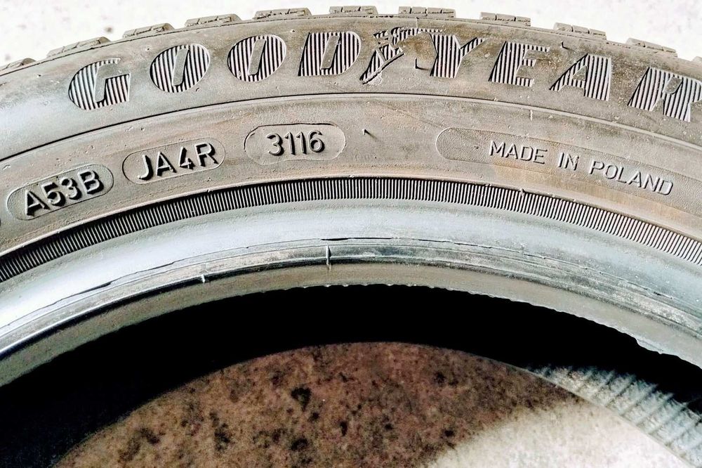 Шини зимові R15 175/60 Good Year Ultragrip 8