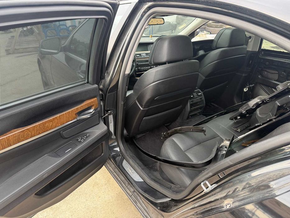 BMW 730D F01 ,uszkodzona ,jezdzi , full