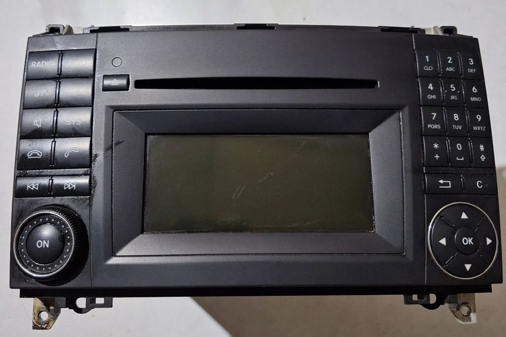 RADIO CD MF2920 / 9068201889 - VOLKSWAGEN CRAFTER -2010 ROK/ EUROPA