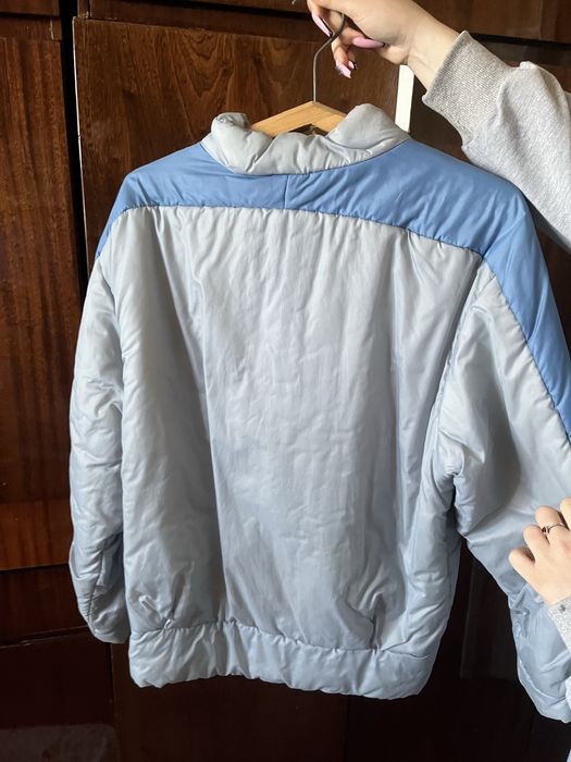 Спортивна куртка жіноча