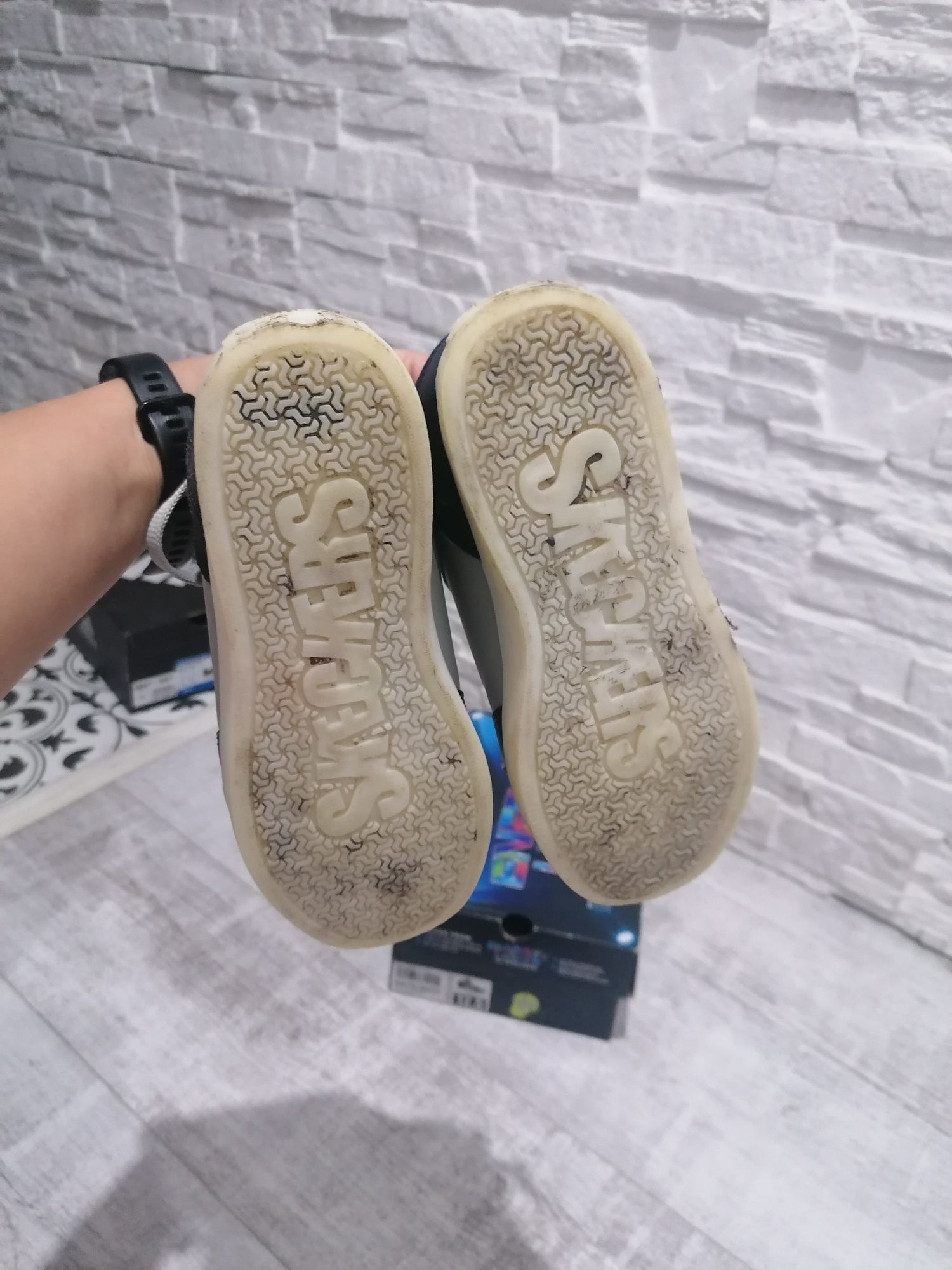 Buty chłopięce świecące Skechers rozmiar 29 wkładka 20cm.