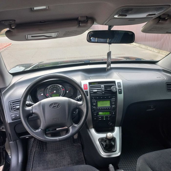 Hyundai Tucson, I покоління  2.0 DOHC МТ (142 к.с.) 4WD  Base